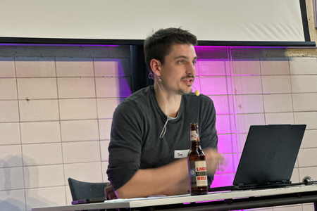 Speaker Tom Stadelmann während seines Vortrags