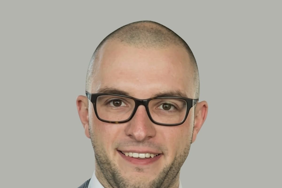 Porträt von Maximilian Laturnus, Alumnus des Studiengangs Wirtschaftsingenieurwesen Maschinenbau an der Hochschule Kempten
