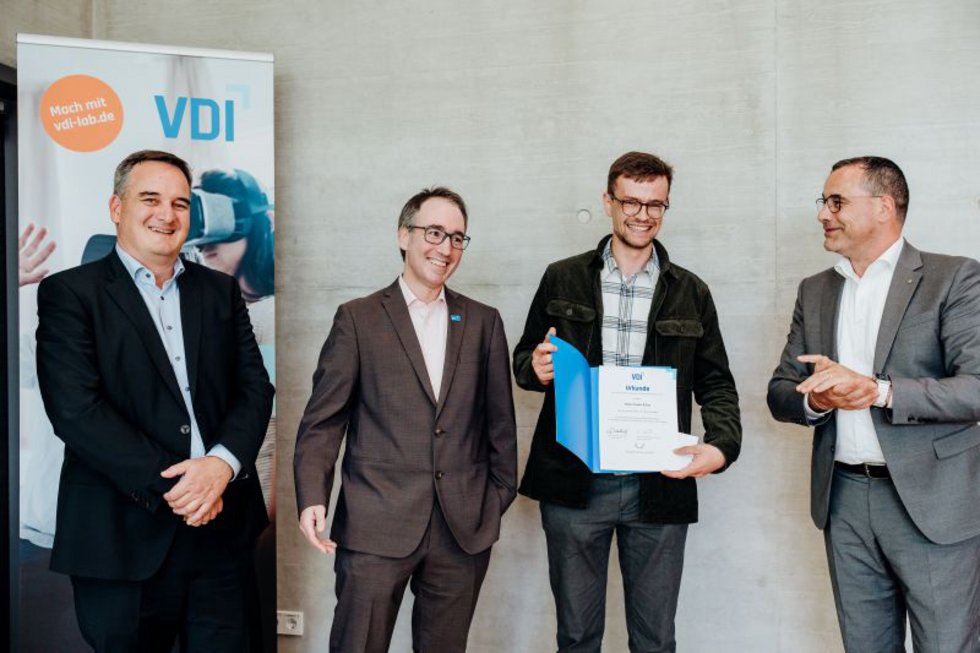 Studierender der Fakultät Elektrotechnik der Hochschule Kempten erhält Auszeichnung des VDI e.V. für eine besonders gelungene Bachelorarbeit.