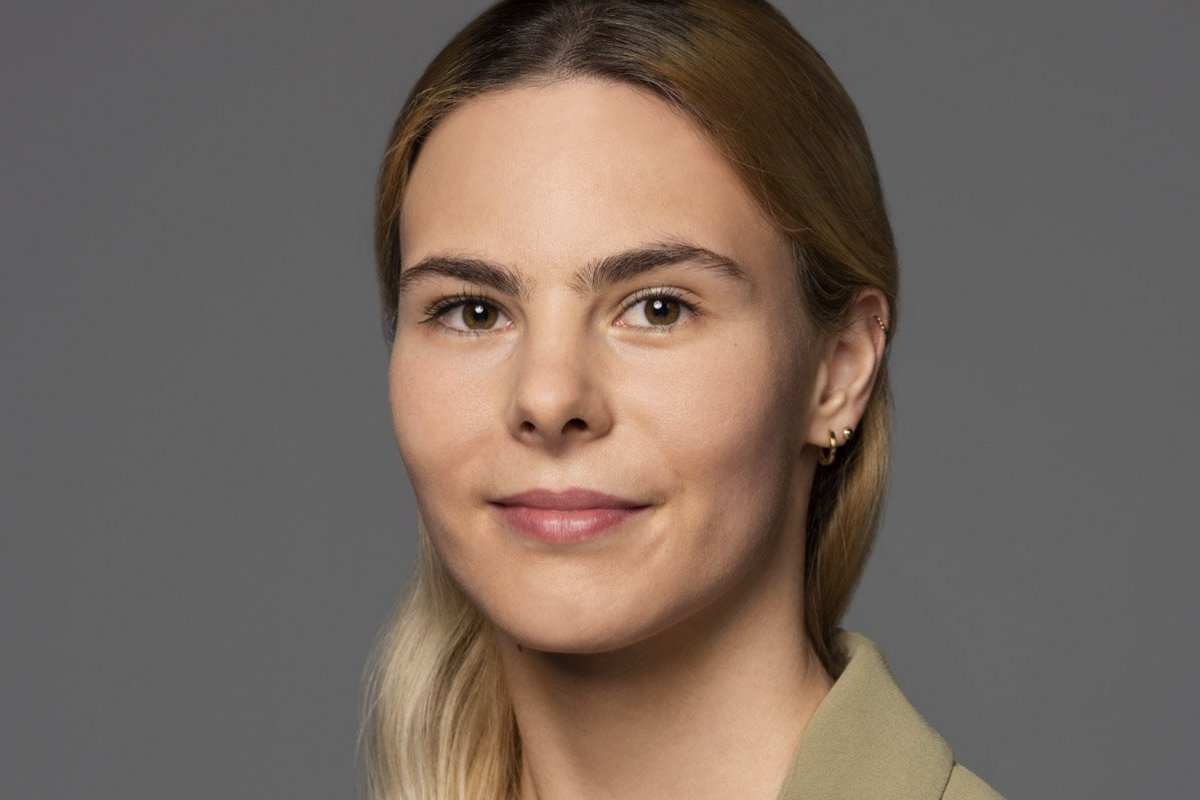 Porträt Laura Hörbe