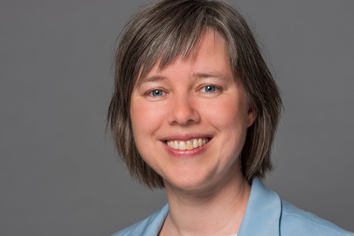 Portrait Dr. Eva Haenselmann