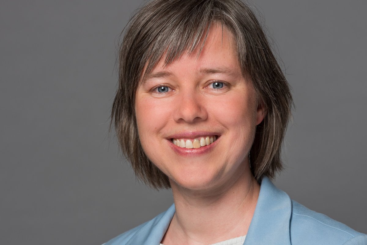 Portrait Dr. Eva Haenselmann