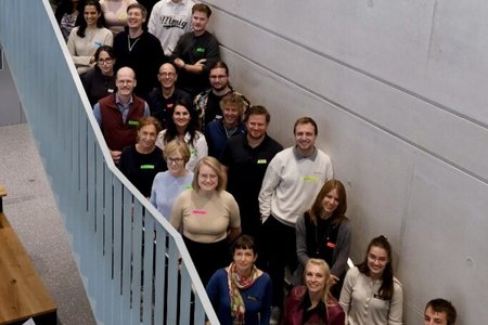 Gruppenfoto auf einer Treppe