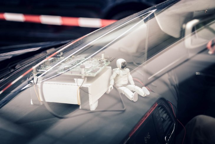 Masterstudiengang Fahrerassistenzsysteme an der Fakultät Elektrotechnik der Hochschule Kempten | Orientierungsdemonstration auf dem Campus | Zukunftstechnologien im Allgäu studieren ➡ Studium Fahrerassistenzsysteme (M. Sc.) | Masterstudium ✓ autonomes Fahren ✓ Mobilität der Zukunft nachhaltig gestalten ✓